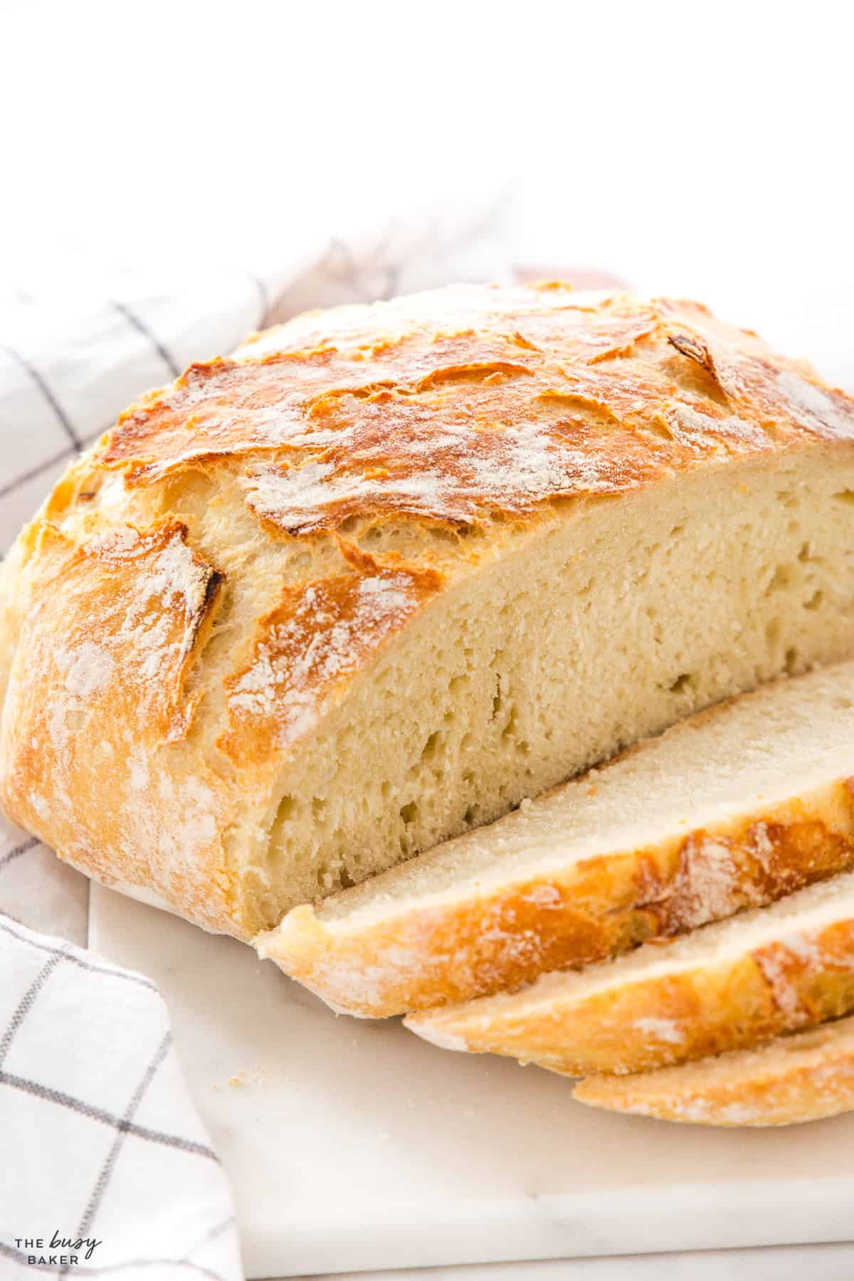 no knead artisan bread sliced