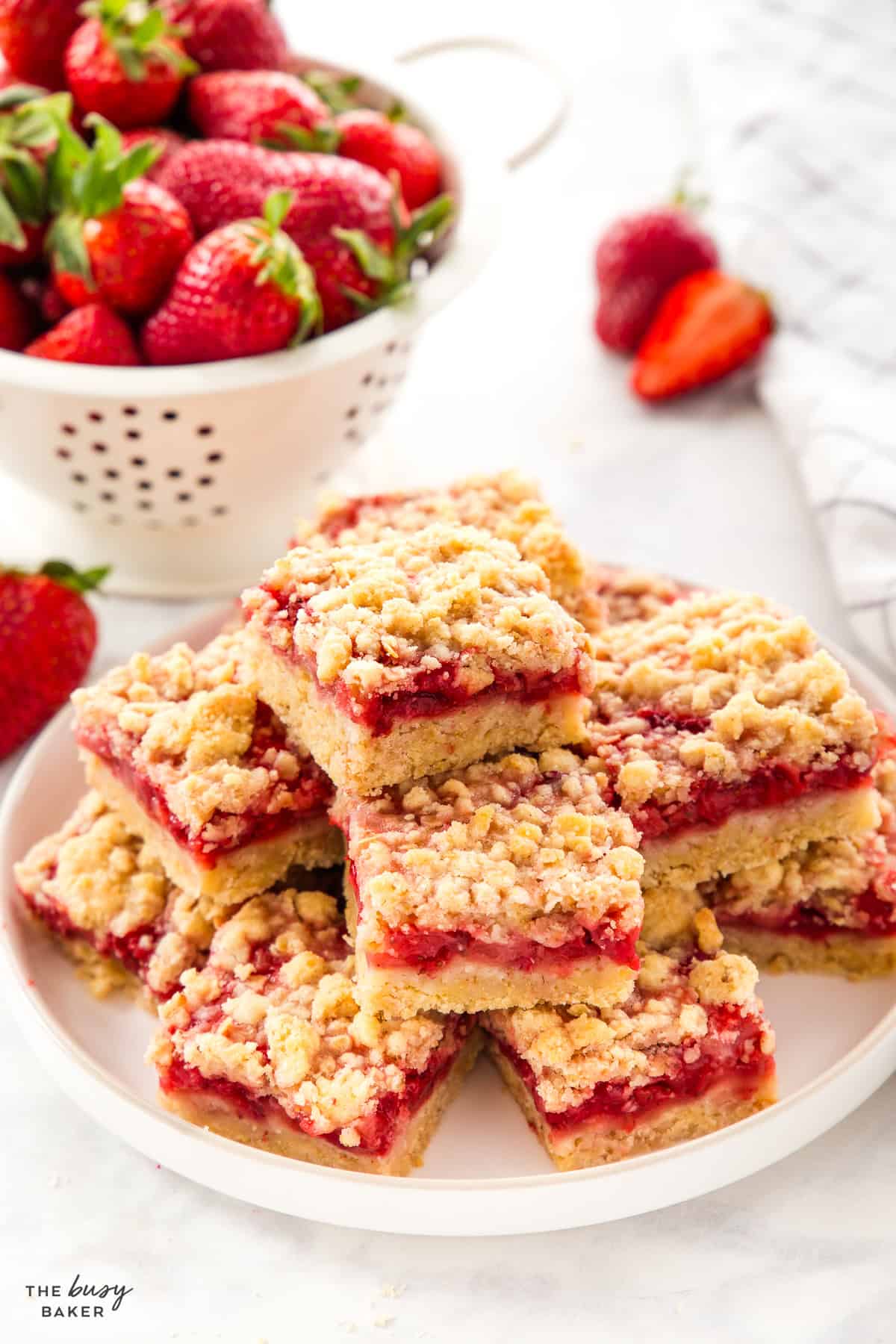 oatmeal shortbread bars with fresh strawberries