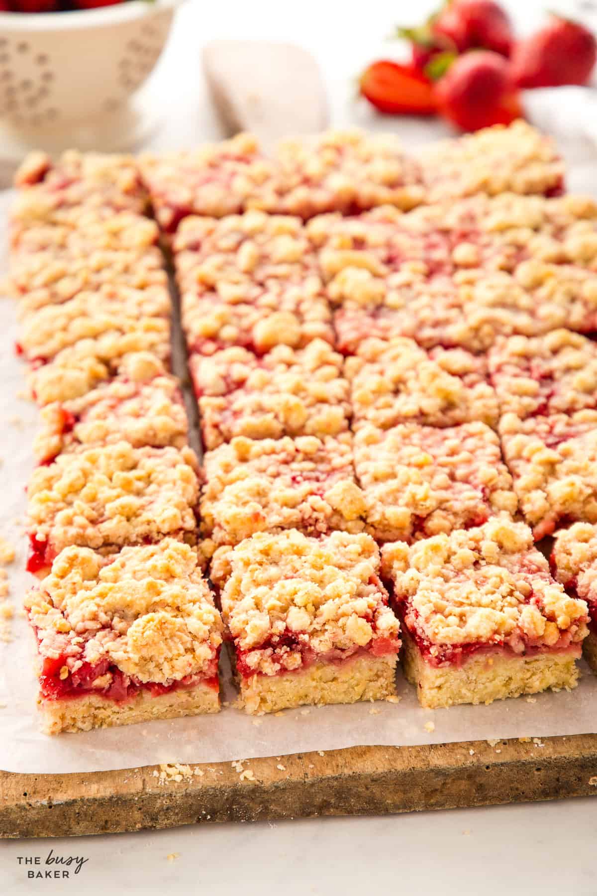 strawberry oat bars with crumble topping