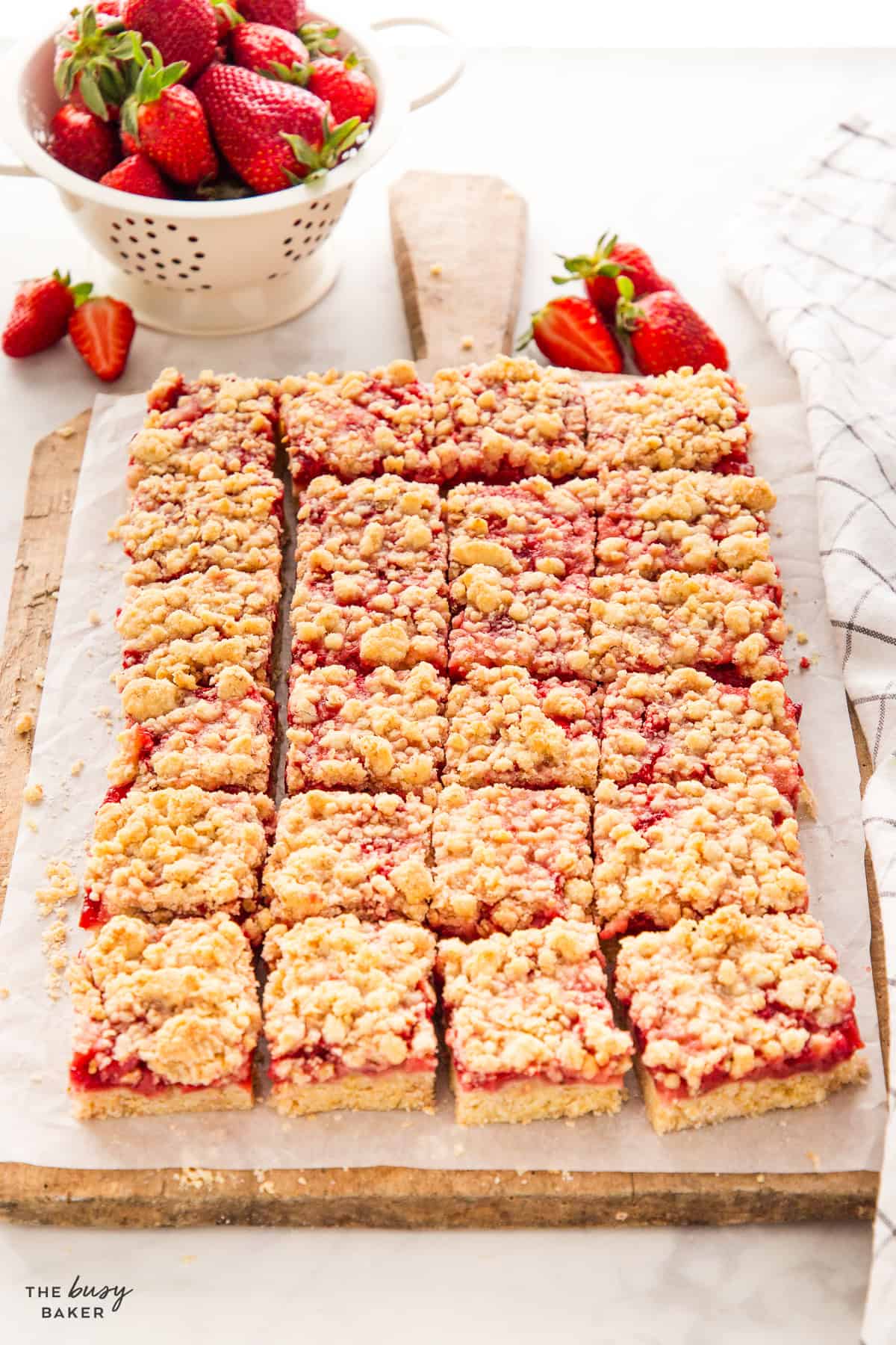 strawberry oat bars with fresh strawberries